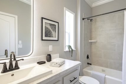 IMP 44821W 39235 Hall Bath web 600x400 1