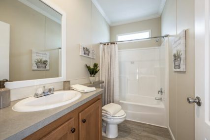 IMP 45213B 39220 Hall Bath 600x400 1