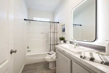 IMP 6531B 39240 Hall Bath web 600x400 1