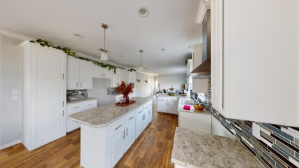 GCH The Dream Closet 15 kitchen 2